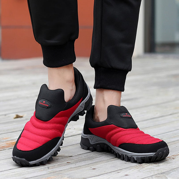 Man's stylish fashion anti-skid slip-on sneakers
