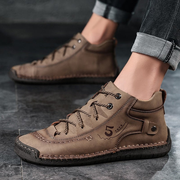 Man's leather retro fashion joker leisure comfortable flat shoes