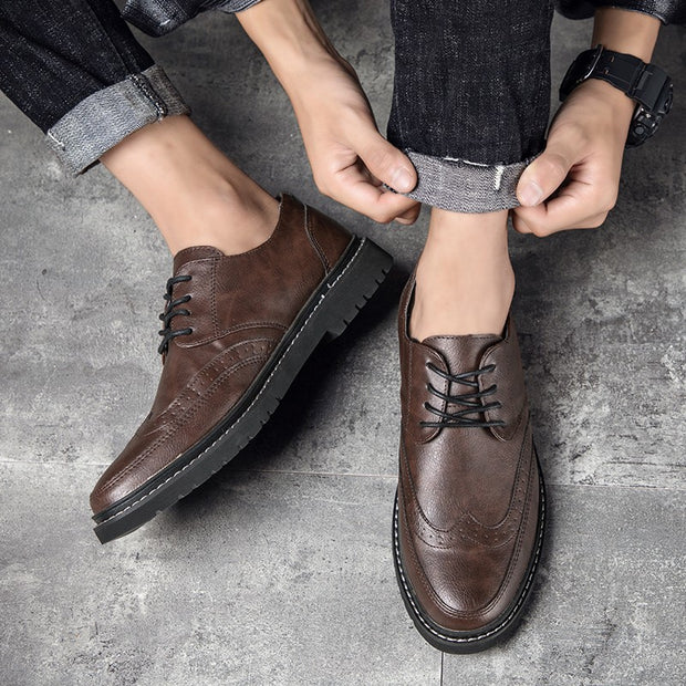 Man's patent leather classic elegant fashion dressy flat loafers