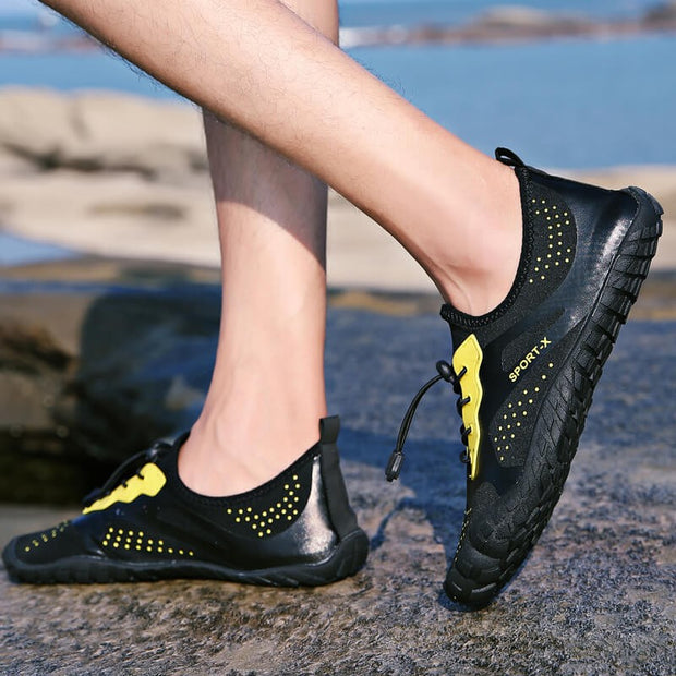 Man's outdoor slip resistent waterproof breathable lightweight comfortable shoes