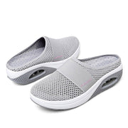 Women's breathable lightweight air cushion slip-on walking slippers