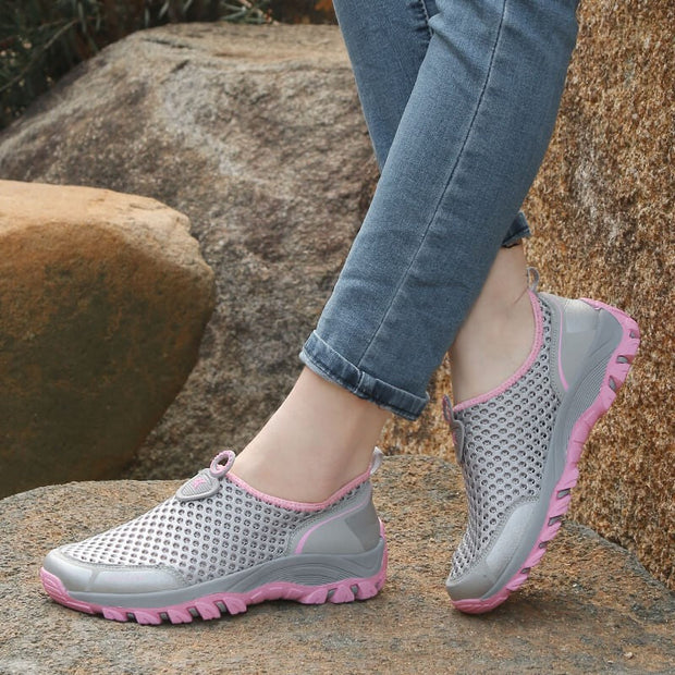 Women's Outdoor Slip-resistant Breathable Lightweight Sports Shoes 2303